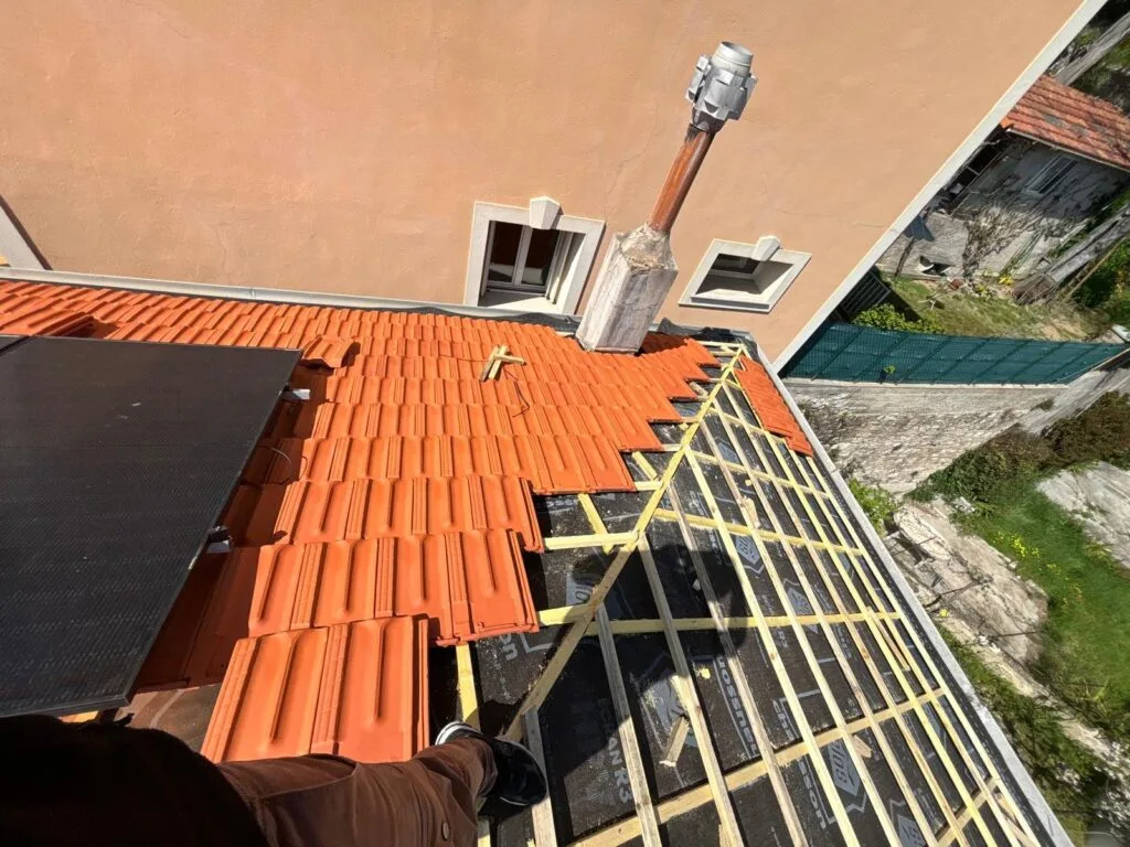 Un artisan couvreur local, pas une plateforme